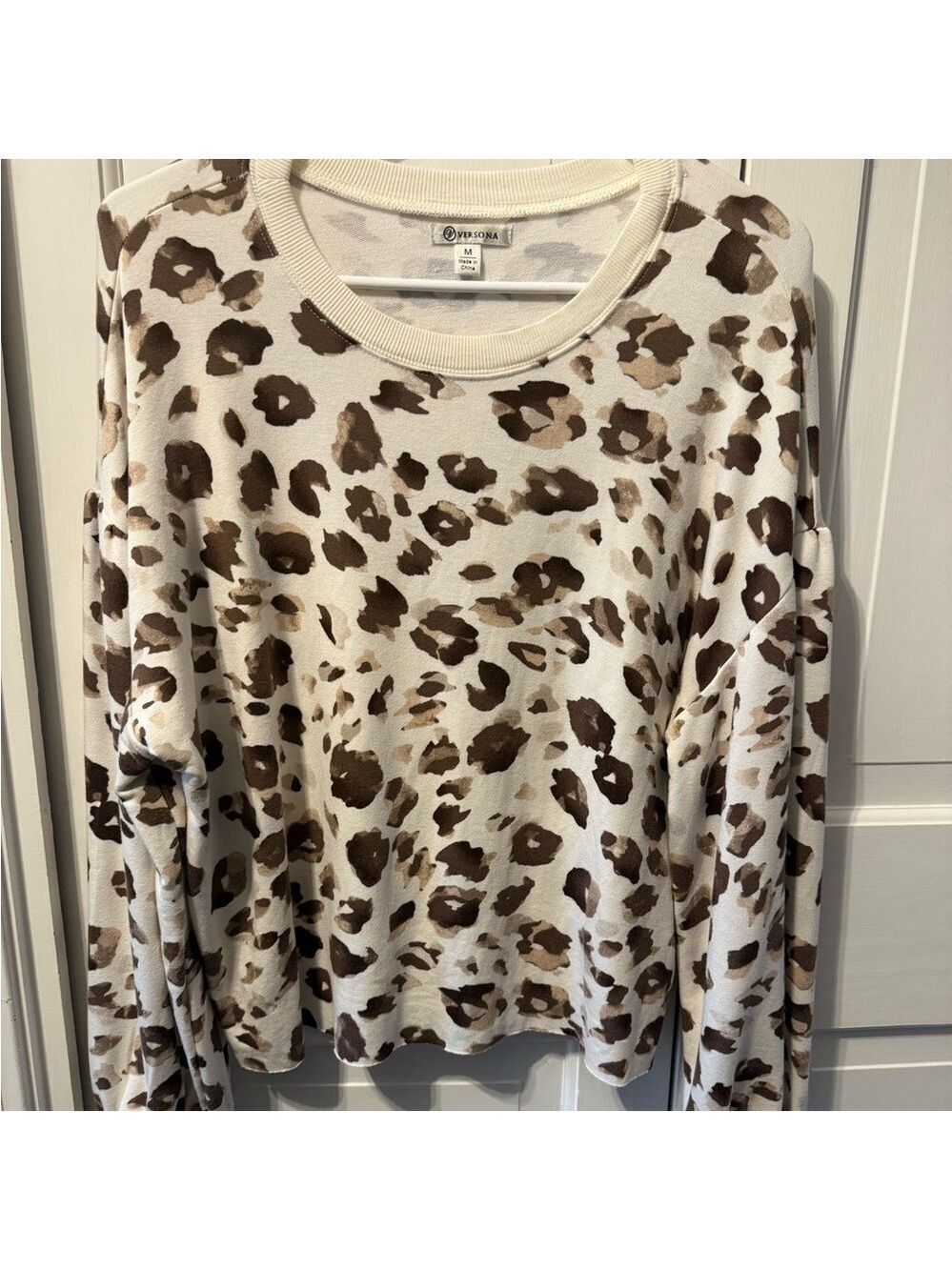 Versona Medium Brown Leopard Print Sweater NWT